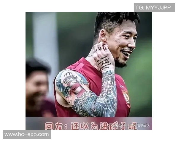 手臂纹身国足球星女展现独特魅力 成为场上场下的焦点人物