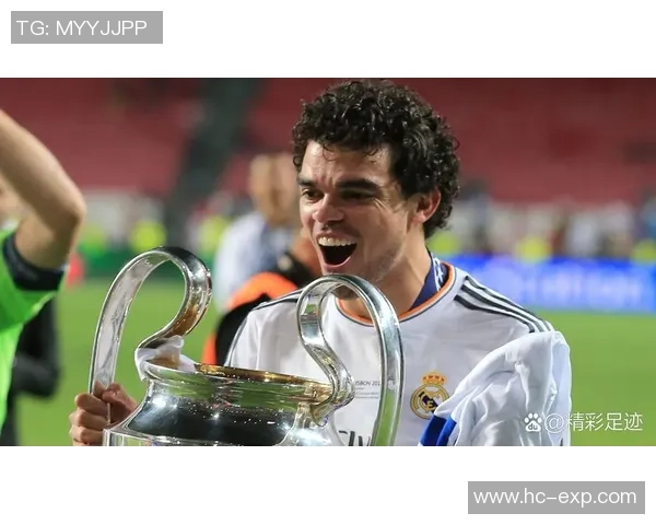 足球百年风云：探索世界足坛百位传奇球星的辉煌足迹